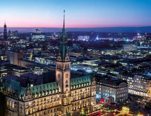 Hamburg – historischer Weihnachtsmarkt vor dem Rathaus am 29.11.2025